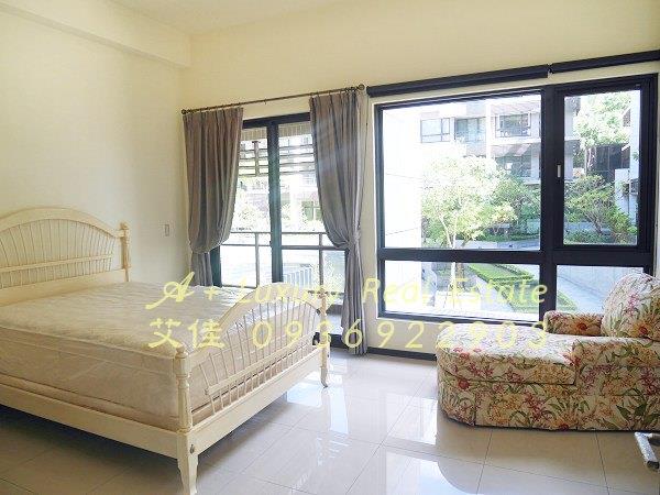 陽明帝景溫泉泳池別墅