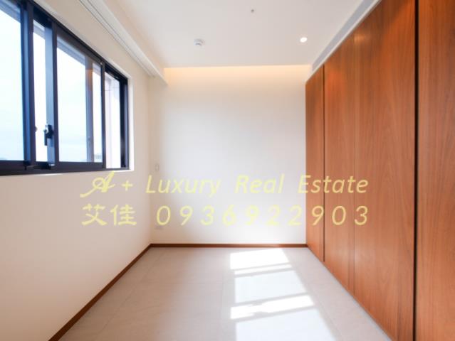 雍居仁愛