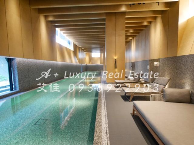 首泰信義游泳池